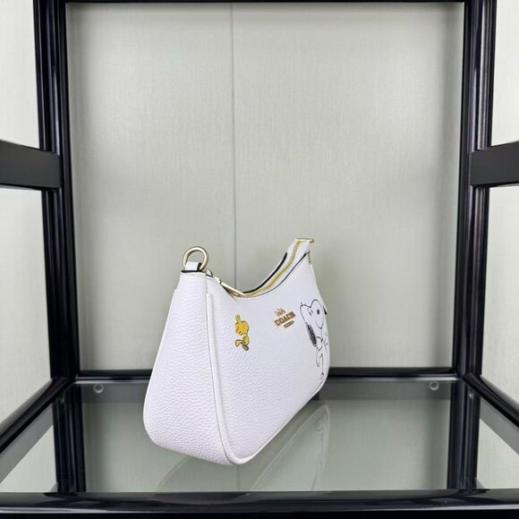 Coach X Peanuts Teri Shoulder Bag With Snoopy - Picture 5 of 8